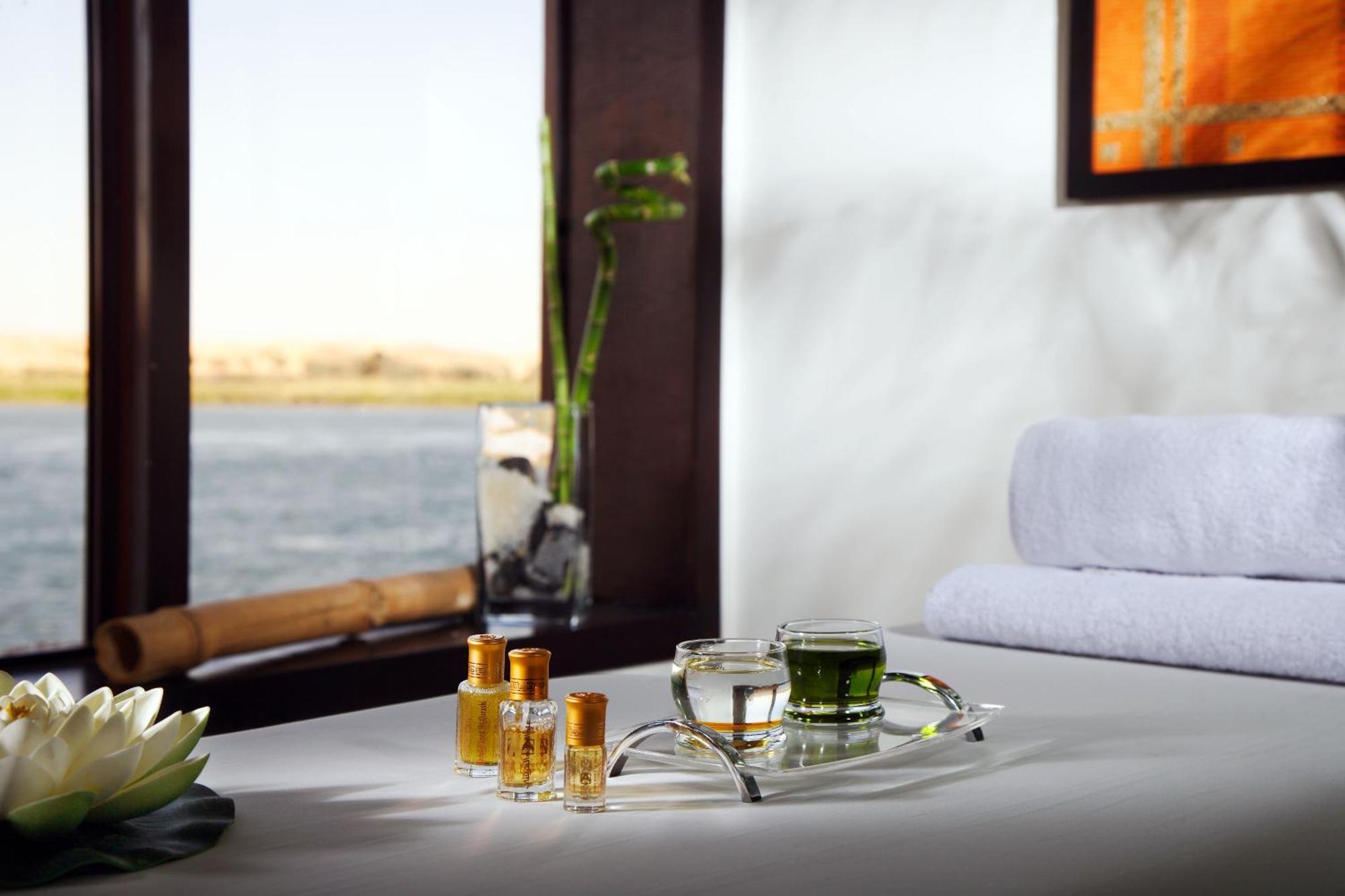 Moevenpick Royal Lotus Nile Cruise, Every Monday Four Nights From Luxor, Every Friday Three Nights From Aswan - Including Excursions & Sightseeing Exterior foto